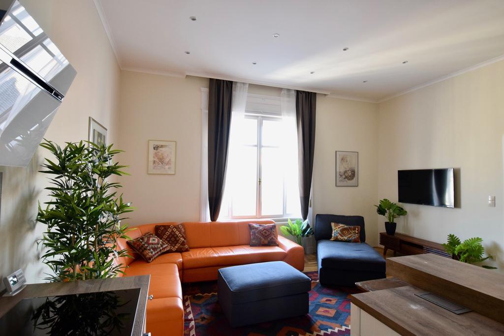 Luxury Apartment By Hi5 - Kiraly Street Suite Budapest Eksteriør bilde