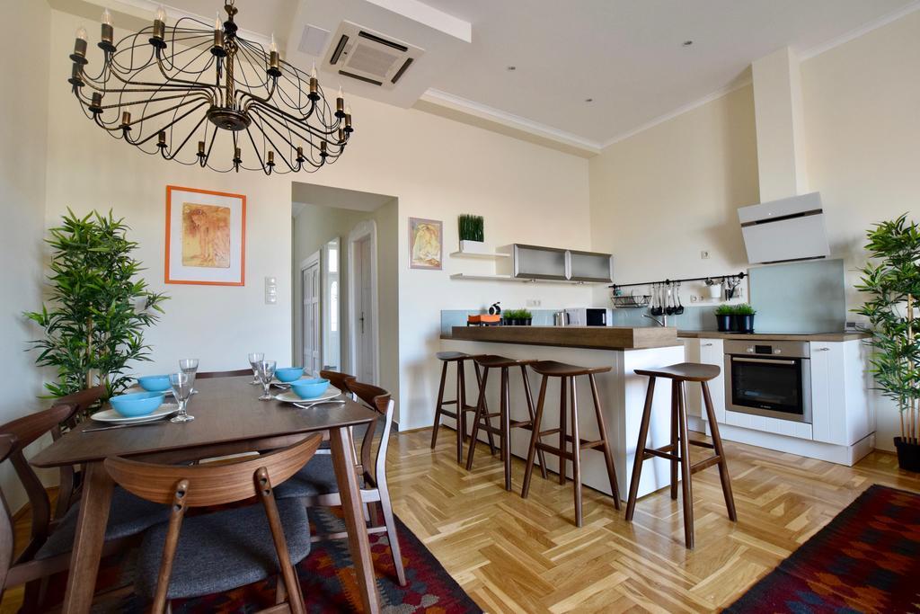 Luxury Apartment By Hi5 - Kiraly Street Suite Budapest Eksteriør bilde
