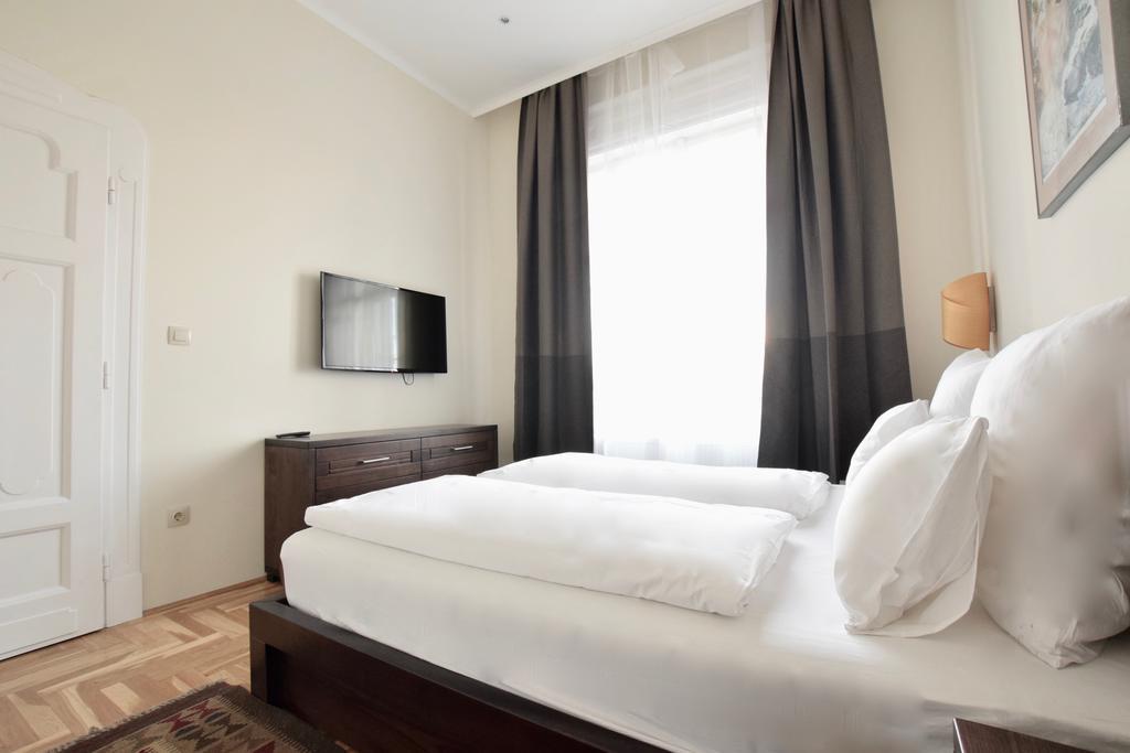 Luxury Apartment By Hi5 - Kiraly Street Suite Budapest Eksteriør bilde