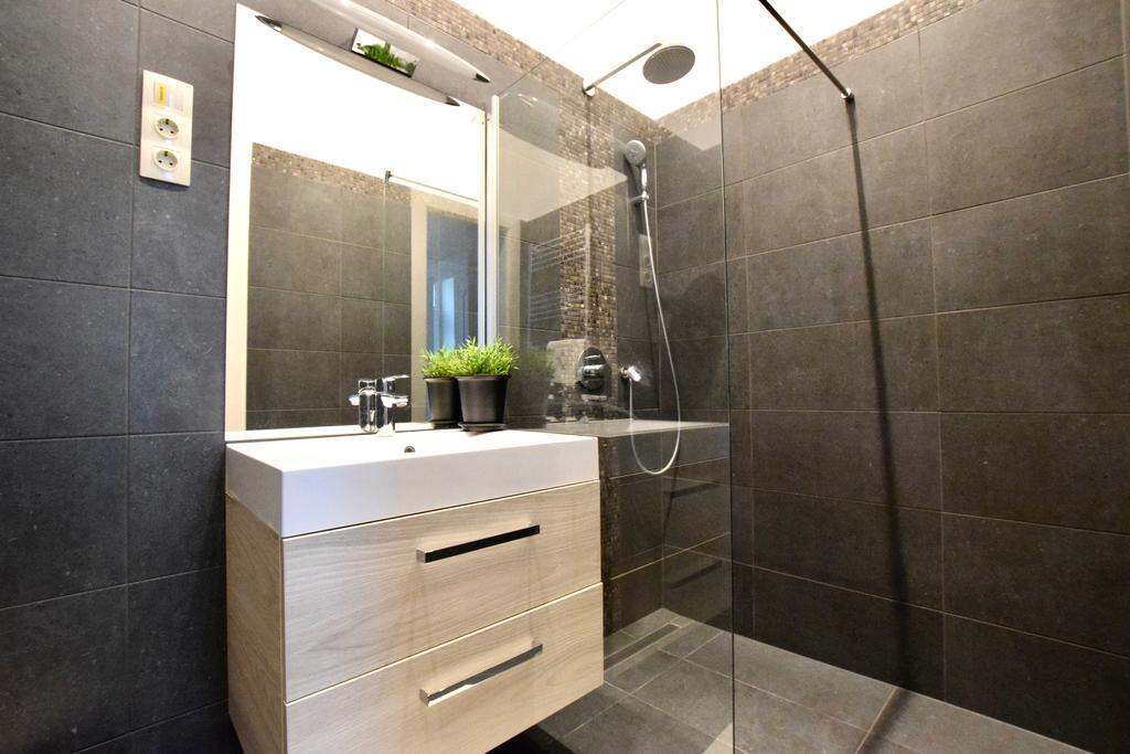 Luxury Apartment By Hi5 - Kiraly Street Suite Budapest Eksteriør bilde