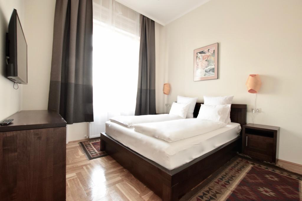 Luxury Apartment By Hi5 - Kiraly Street Suite Budapest Eksteriør bilde
